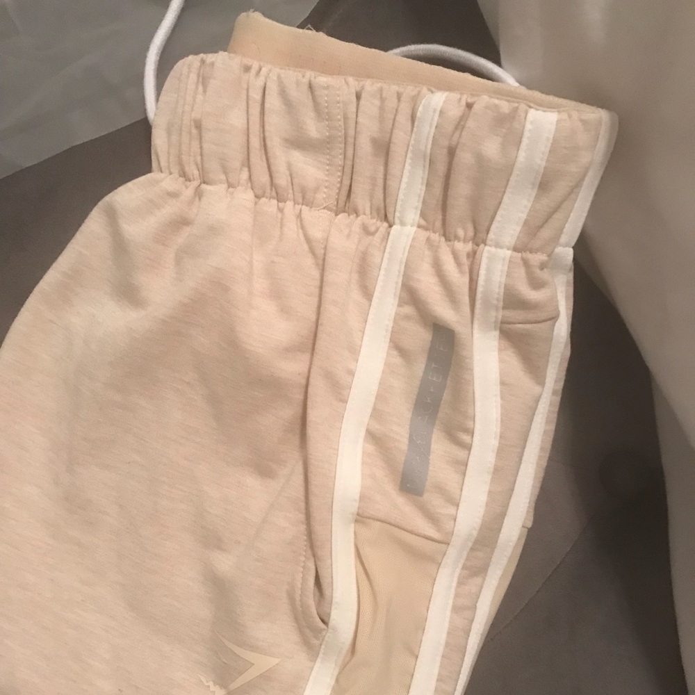 Nikki b vanilla joggers